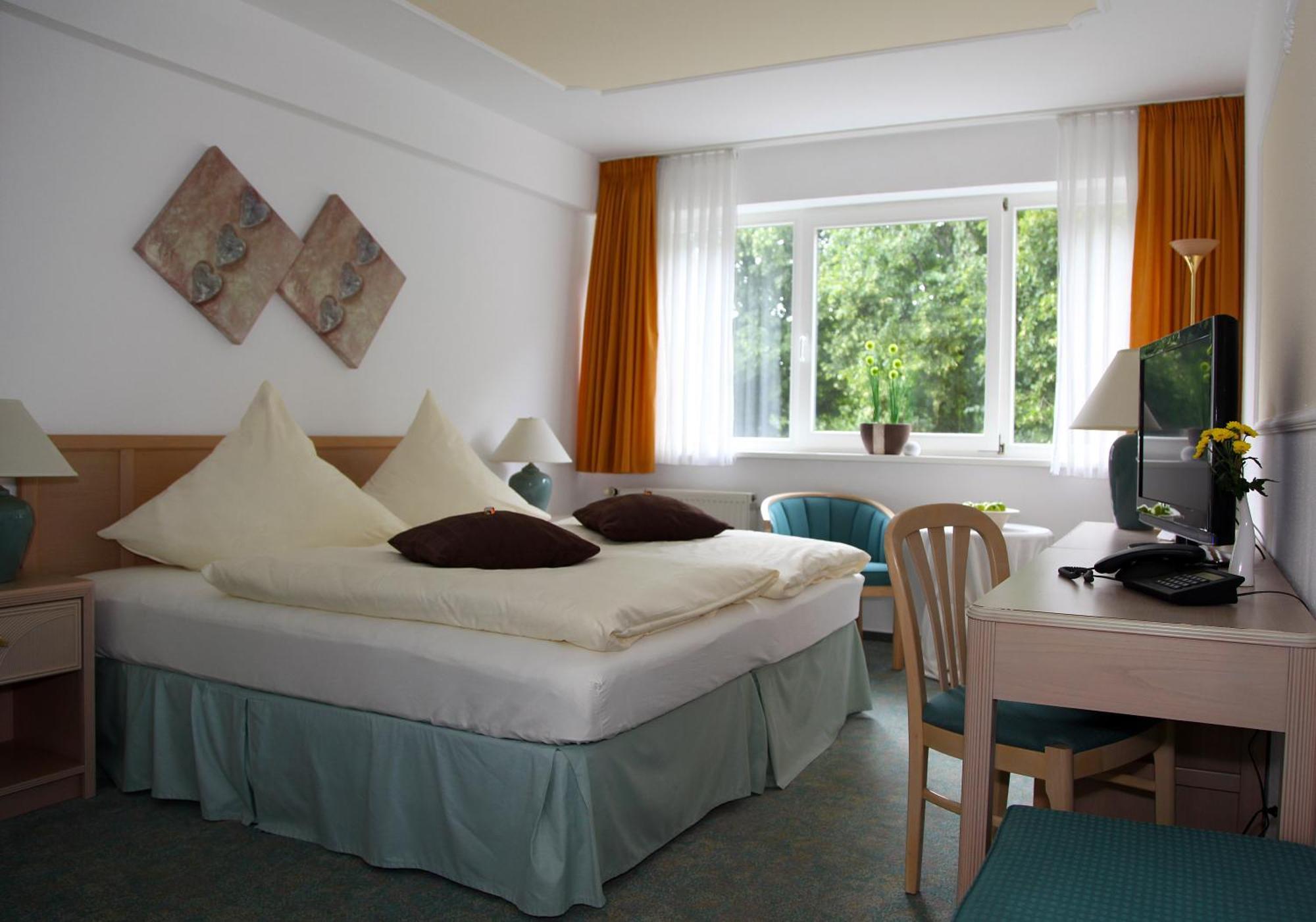 Hotel Antares Хальберштадт Экстерьер фото